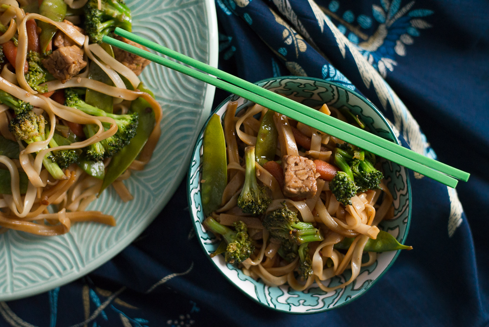 Veggie Tempeh Stir Fry Over Udon Noodles Doctor Yum Recipes